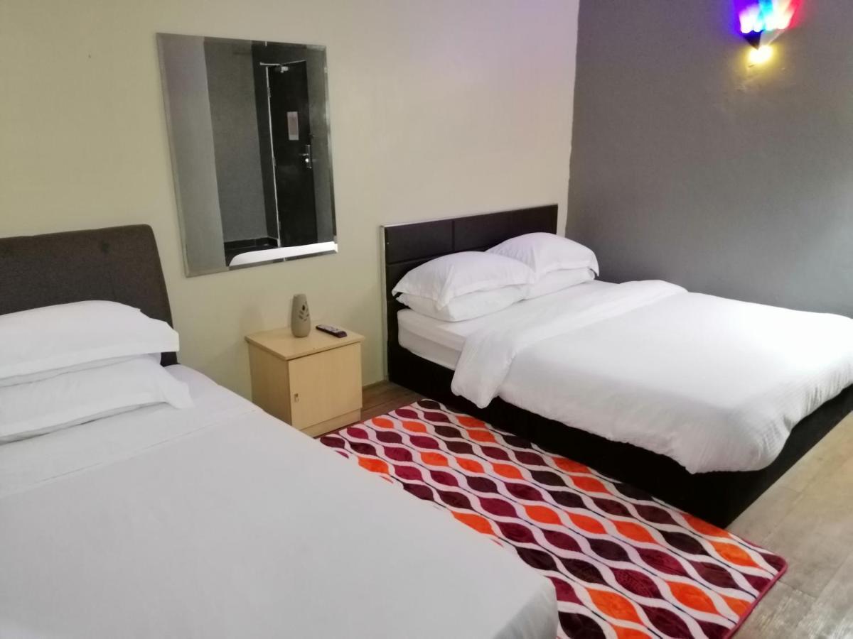 Pine Hotel Batu Gajah Exterior photo