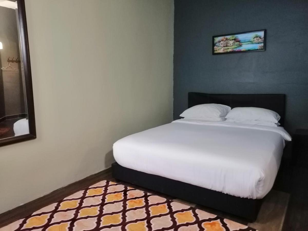 Pine Hotel Batu Gajah Exterior photo
